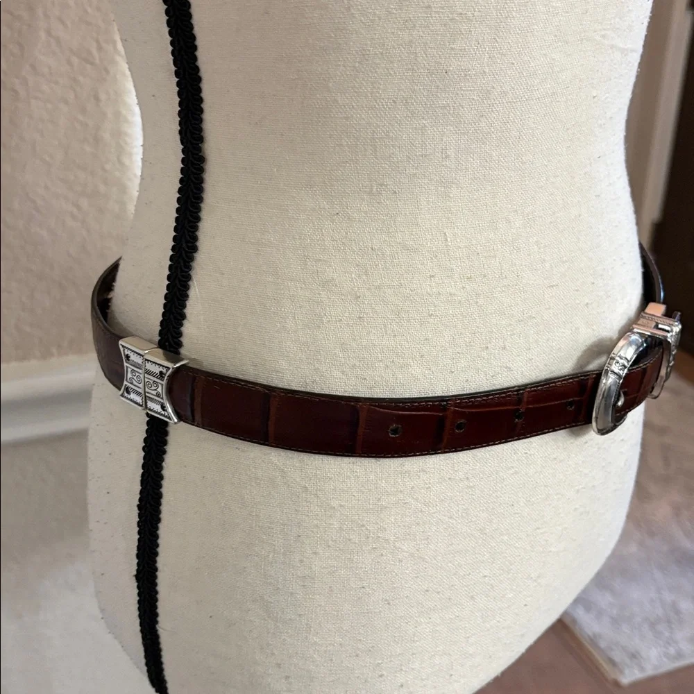 EUC Vintage Brighton black brown croc leather reversible twist belt Size M